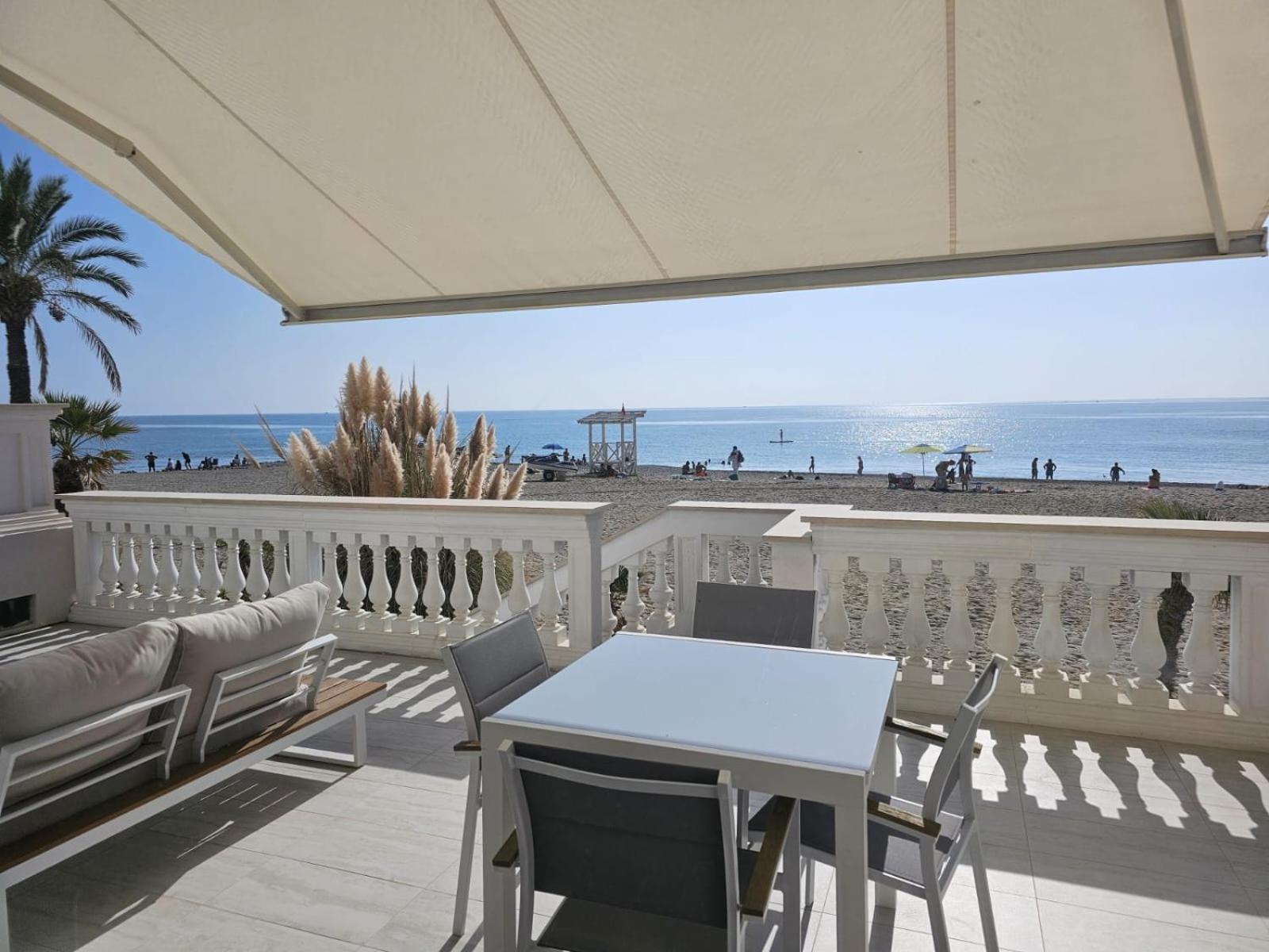 Blu Sea Apartments Pietra Ligure Exterior photo